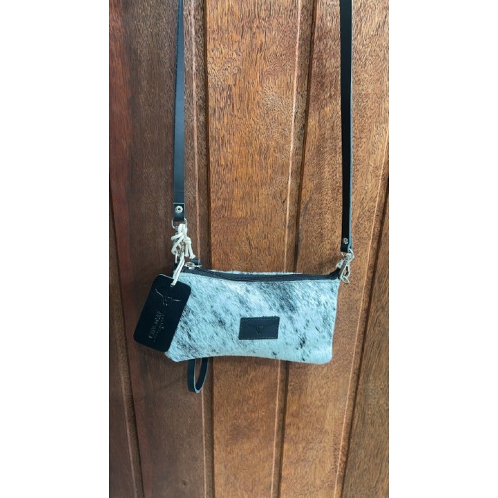 BOLSA CINCOW DIVE COURO PELO BRANCO E DETALHES EM PRETO (MOD9371)